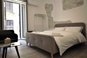 Classic Triple Room, Balcony