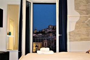 Deluxe Double Room, Balcony | Frette Italian sheets, premium bedding, memory-foam beds, minibar - B&B Belvedere all'Idria (Ragusa)