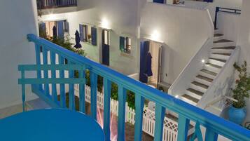 Aqua Room | Egyptian cotton sheets, premium bedding, down duvets