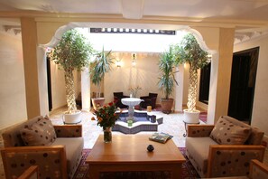 Check-in/check-out kiosk - Riad La Croix Berbère Luxe (Marrakech)