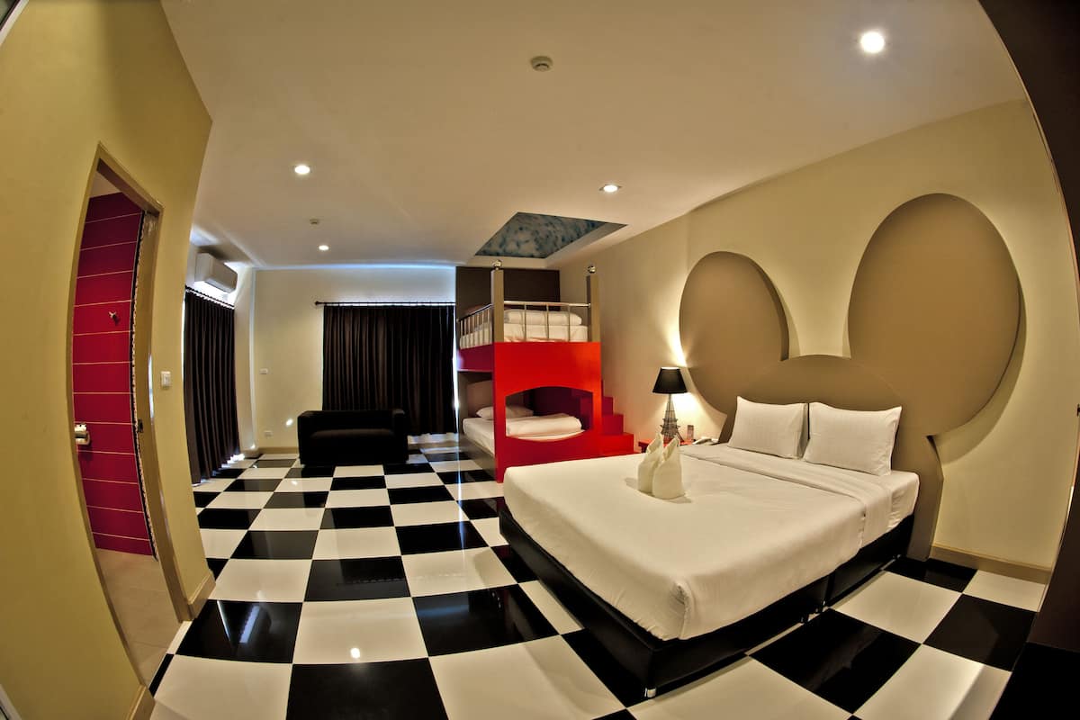 family twin room, lanai, city view | children’s theme room