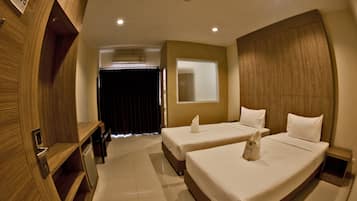 Minibar, escritorio y wifi gratis