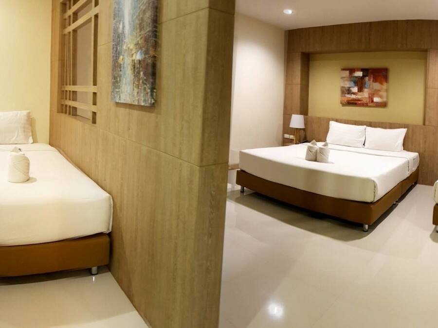 Comfort Quadruple Room, Bathtub | Minibar, desk, free WiFi
