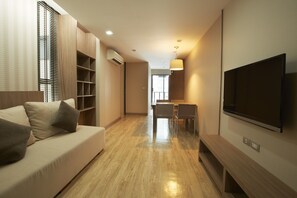 Standard Suite, 2 Bedrooms, 2 Bathrooms | Living area