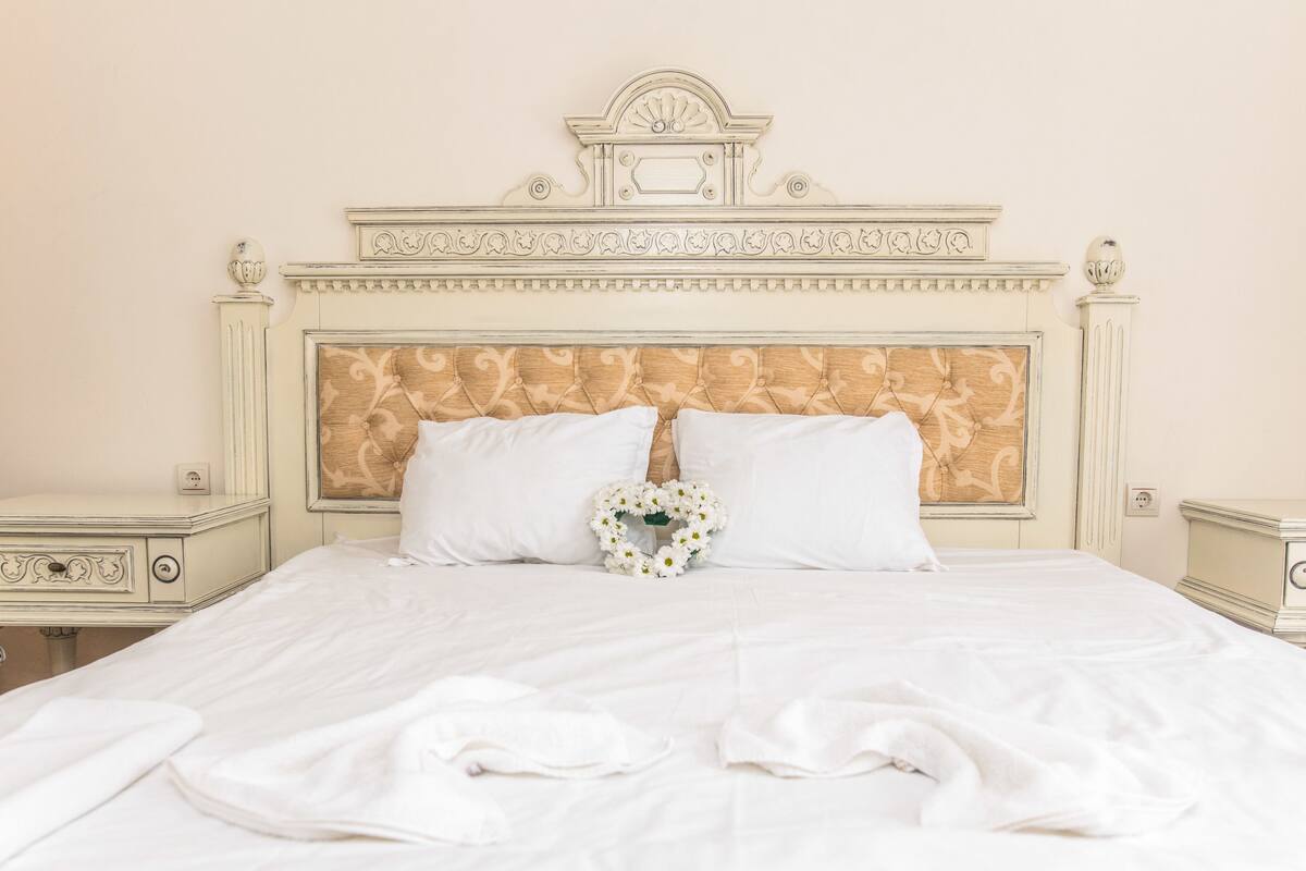 deluxe apartment, 2 bedrooms, sea view | soundproofing, iron/ironing board, free cots/infant beds, free wifi