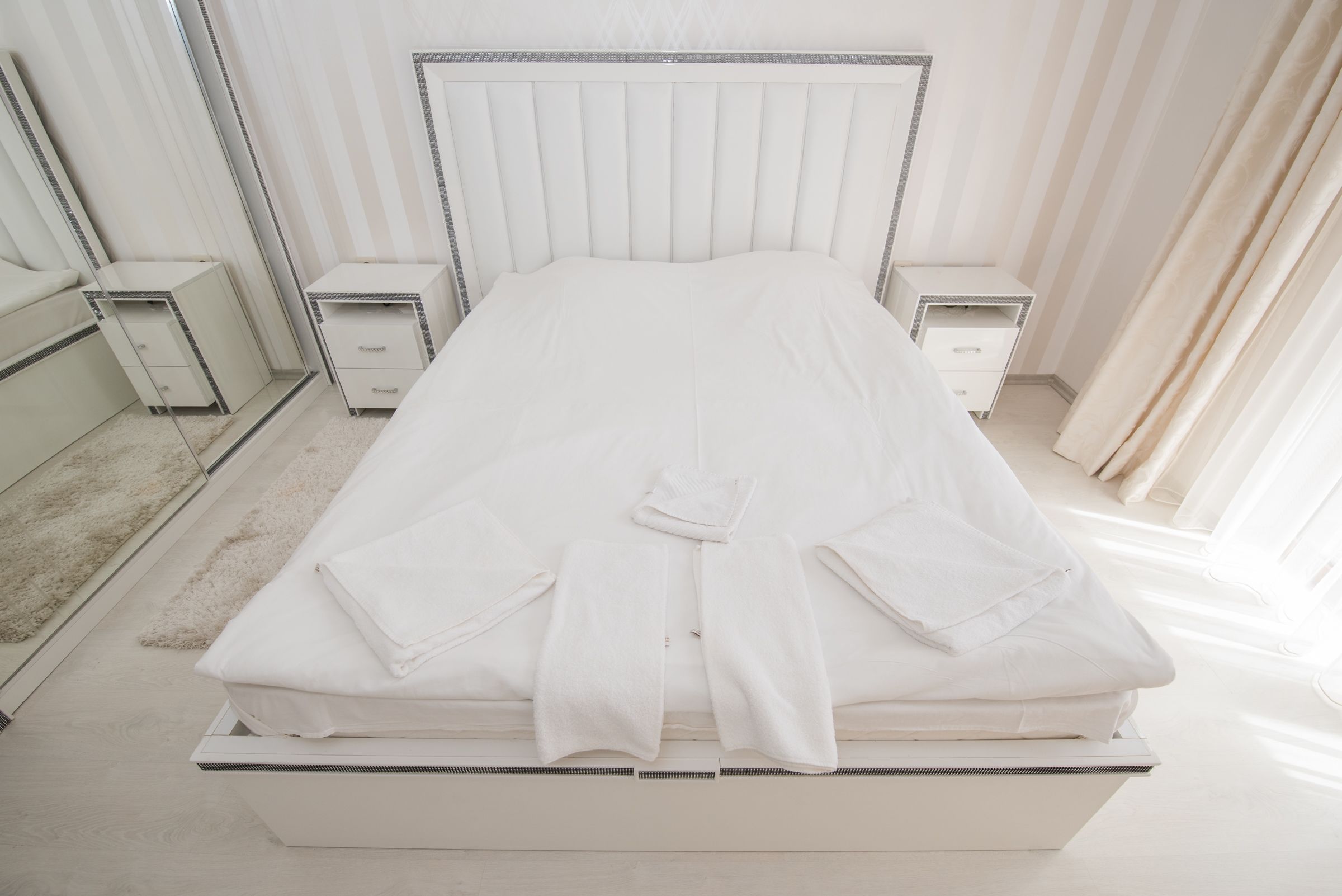 vip apartment, 2 bedrooms, sea view | living room | tv