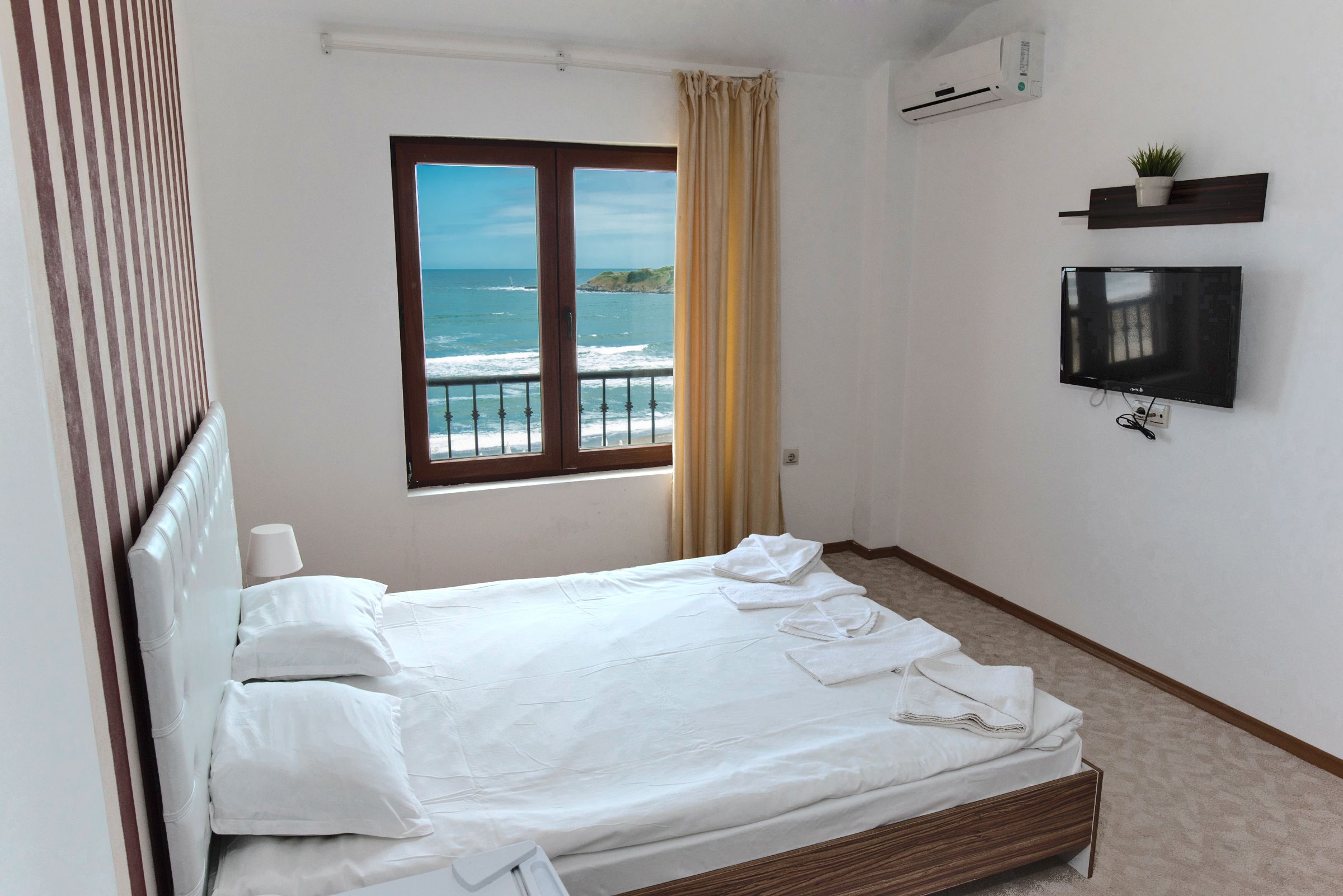 standard double room, sea view | soundproofing, iron/ironing board, free cots/infant beds, free wifi