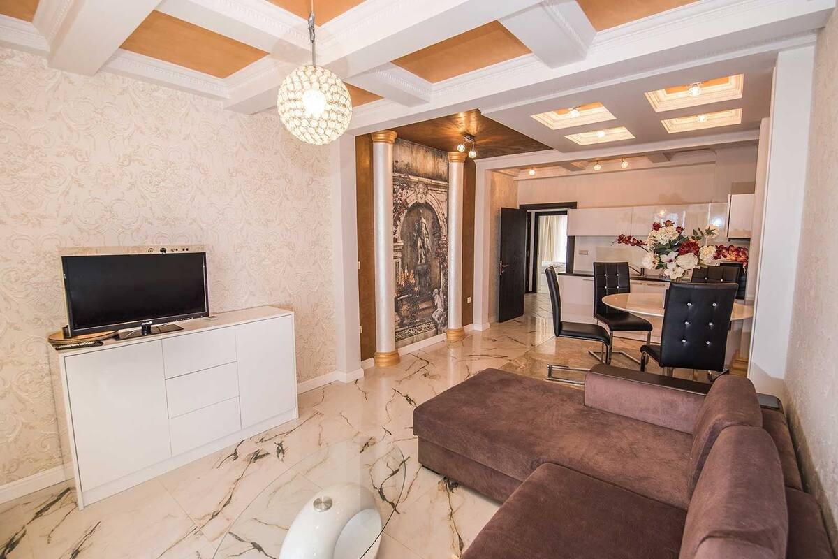 VIP Apartment, 2 Bedrooms, Sea View | Khu phòng khách | TV