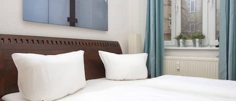 3 bedrooms, individually decorated, individually furnished