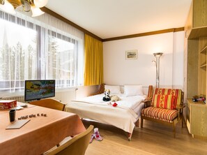 Studio (+ 40 € cleaning fee) | 1 makuuhuone, tallelokero huoneessa, ilmaiset vauvansängyt