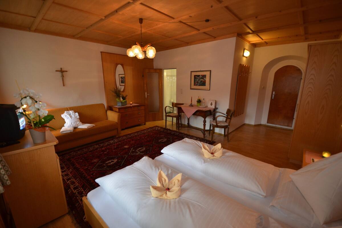 Family Room | Cots/infant beds, free WiFi
