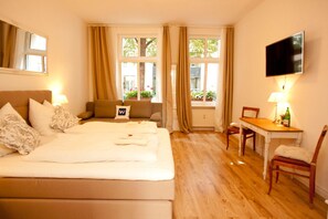 Appartement, 2 slaapkamers | 2 slaapkamers, luxe beddengoed, donzen dekbedden, pillowtop-bedden