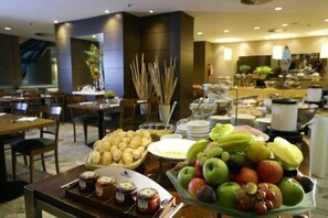 Breakfast (BRL 24.00 per person) - Grand Bourbon São Paulo Ibirapuera (Sao Paulo)