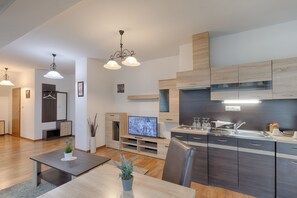 Penthouse có tầm nhìn toàn cảnh | Bếp riêng | Tủ lạnh, lò vi sóng, lò nướng, bếp nấu 