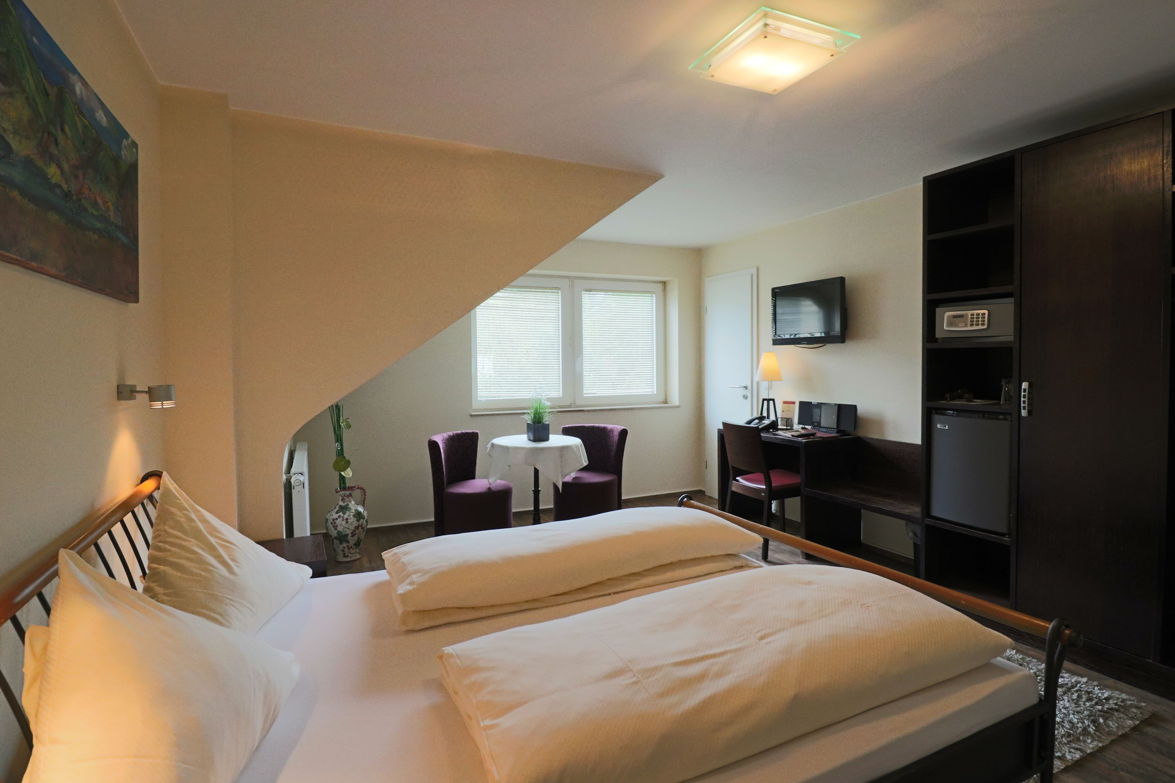 hypo-allergenic bedding, minibar, in-room safe, desk