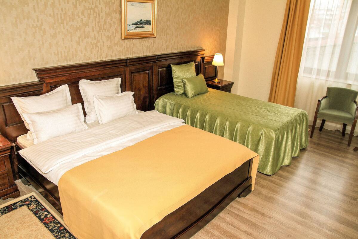 1 bedroom, premium bedding, minibar, in-room safe