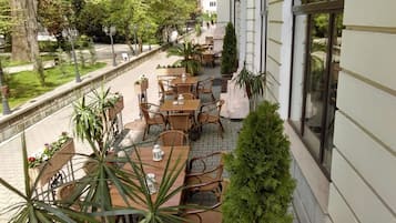 Bar (in der Unterkunft)