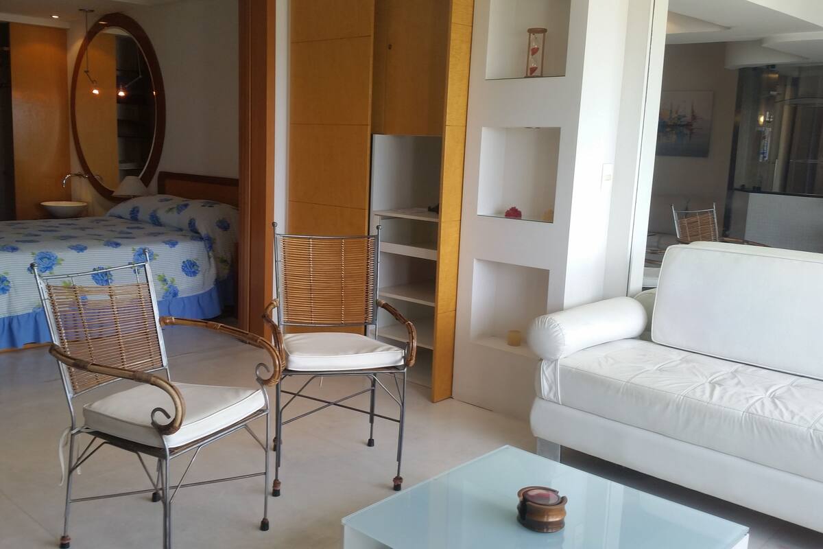 Apartament estàndard, 1 dormitori, vistes parcials al mar | 1 dormitori, wifi gratuïta i roba de llit 