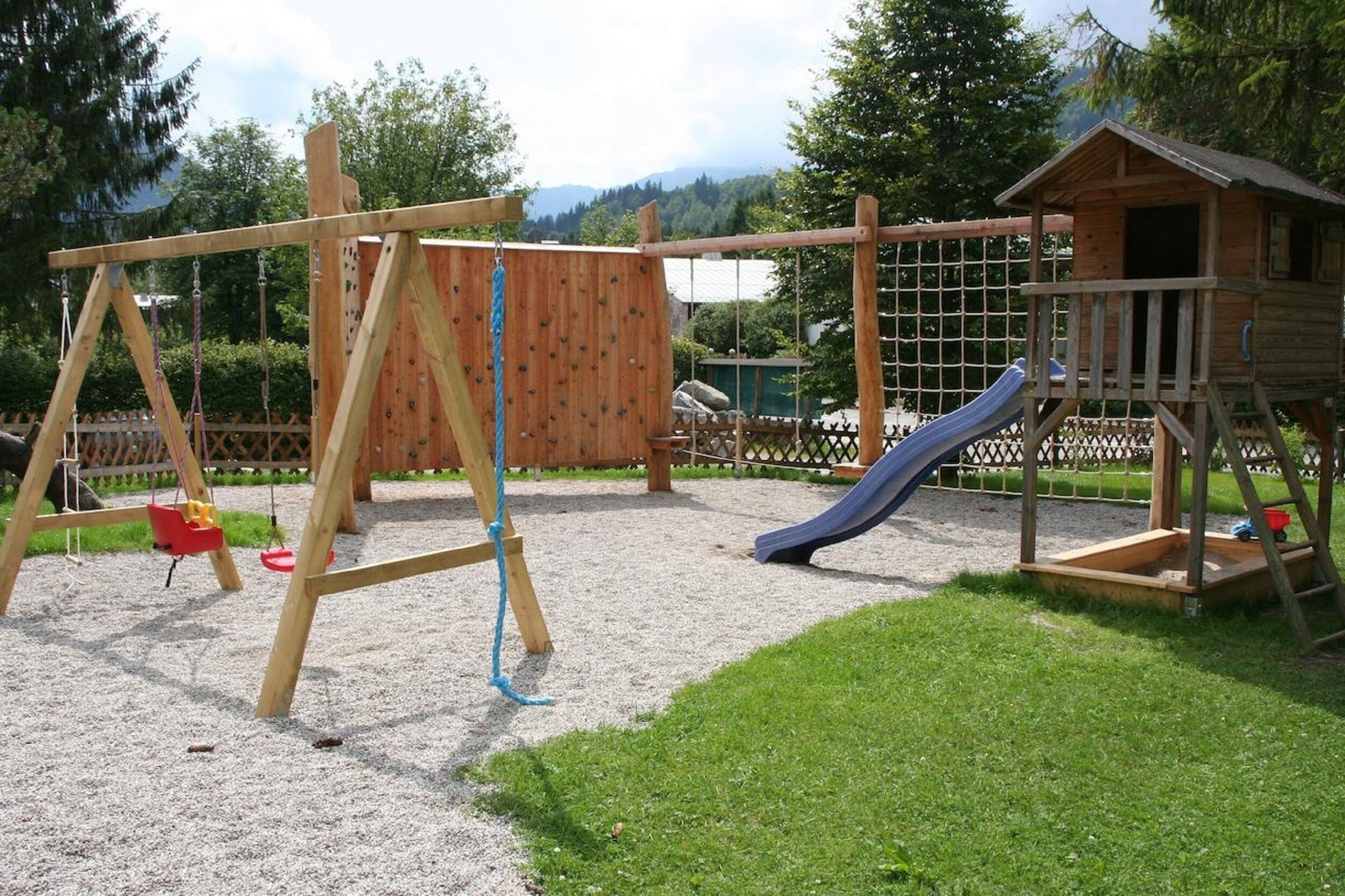children’s play area – outdoor
