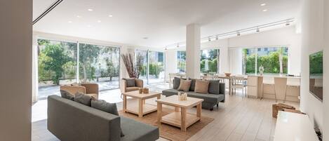 Villa, Ensuite | Living room | TV