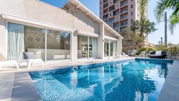 Indoor pool, outdoor pool