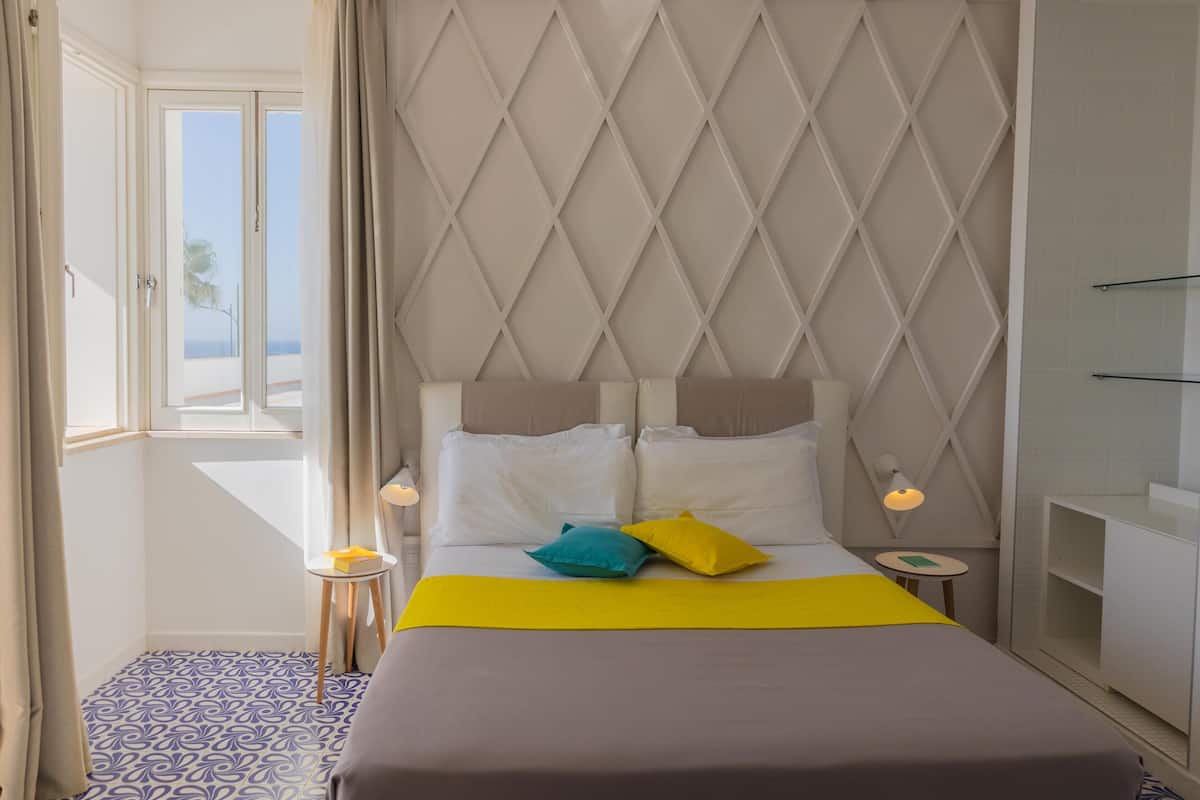 Premium bedding, minibar, in-room safe, desk