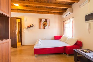 Apartment | In-room safe, iron/ironing board, free cribs/infant beds, free WiFi - 3 Charites Old Town (Rhodes)