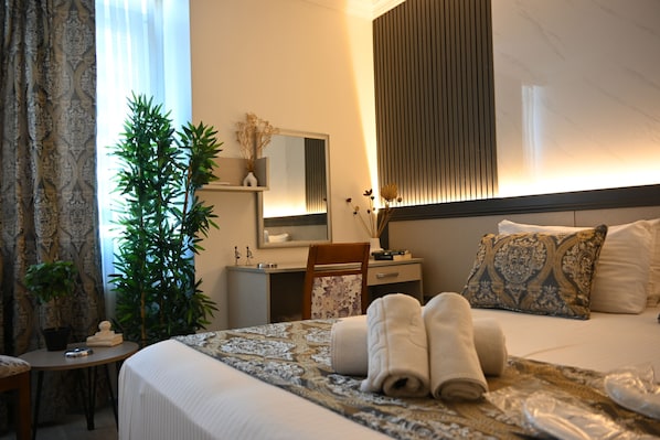 Premium bedding, minibar, desk, laptop workspace - Elite Marmara Hotel Gungoren (Istanbul)