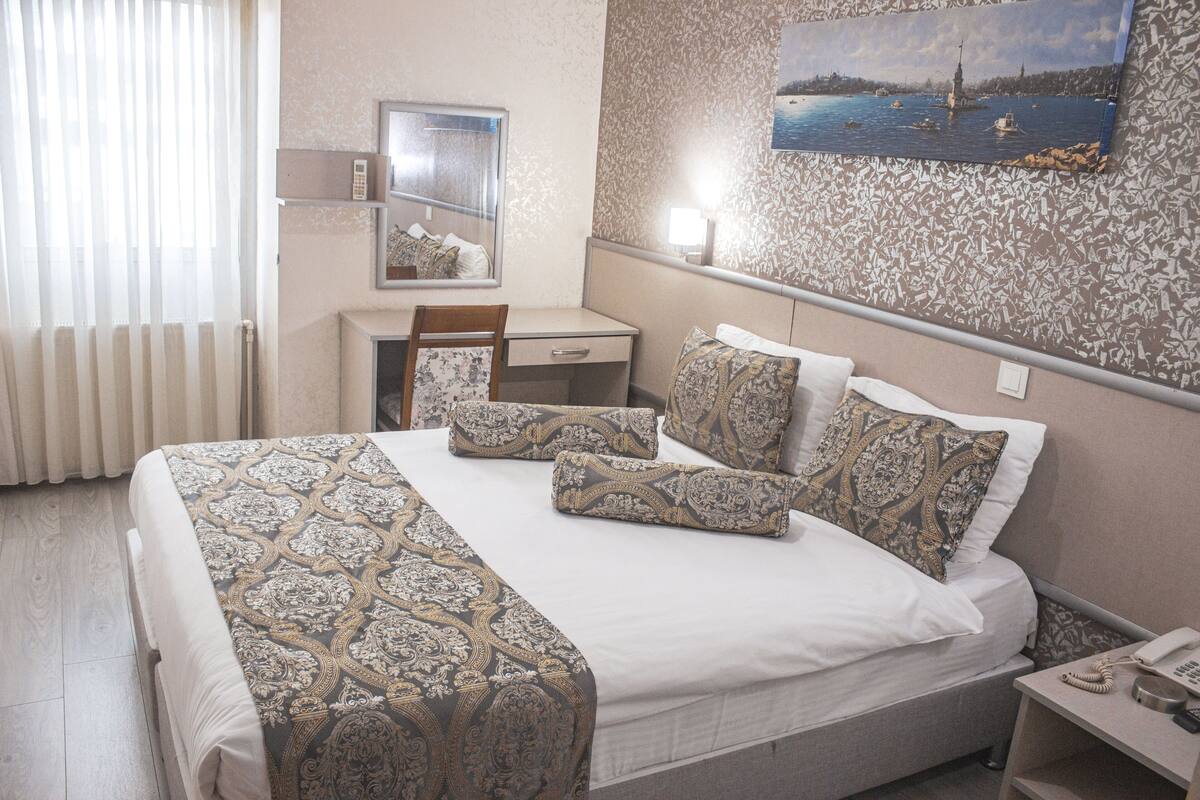 Premium bedding, minibar, desk, soundproofing