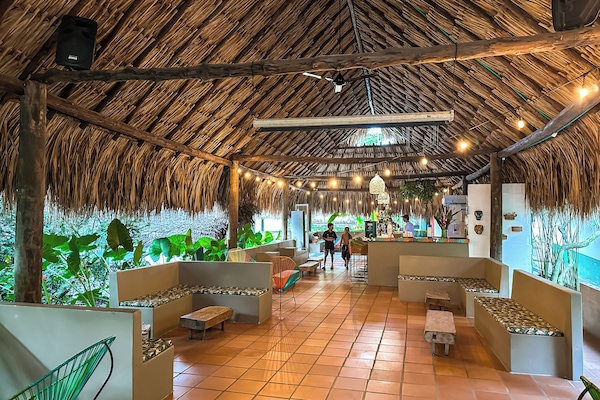 Bar junto a la alberca