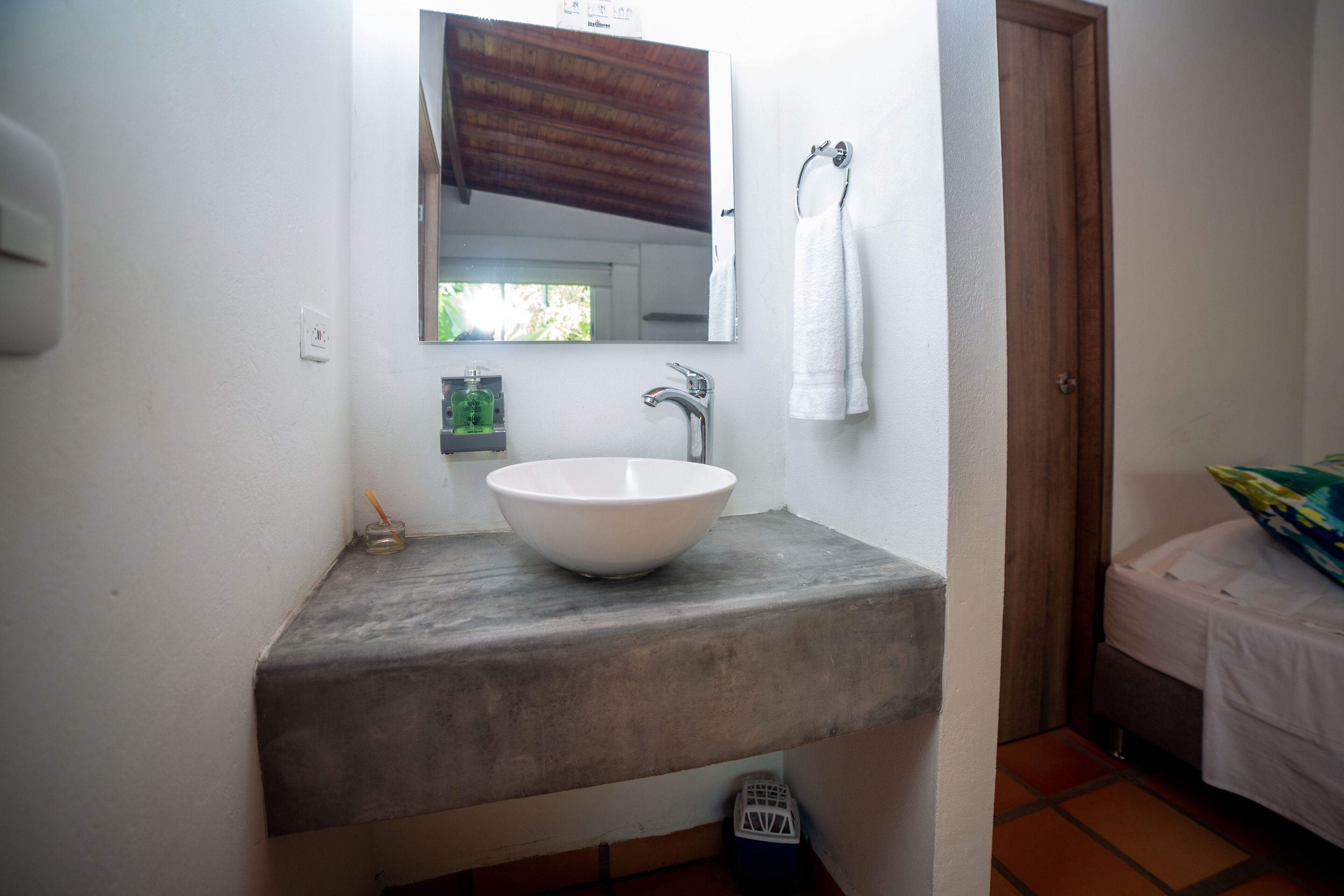 premium room quintuple | bathroom | shower, rainfall showerhead, towels, soap