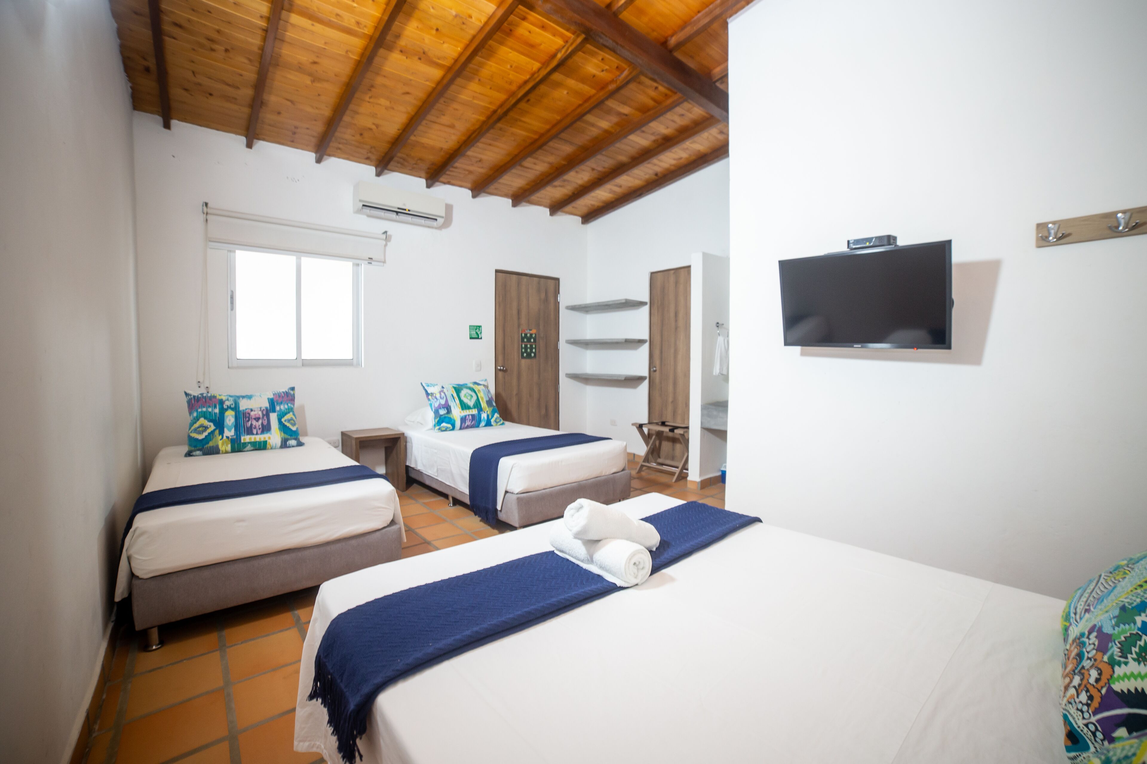 premium room quadruple | bed sheets