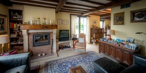 Flat-screen TV, DVD player - B&B Yaca (De Haan)