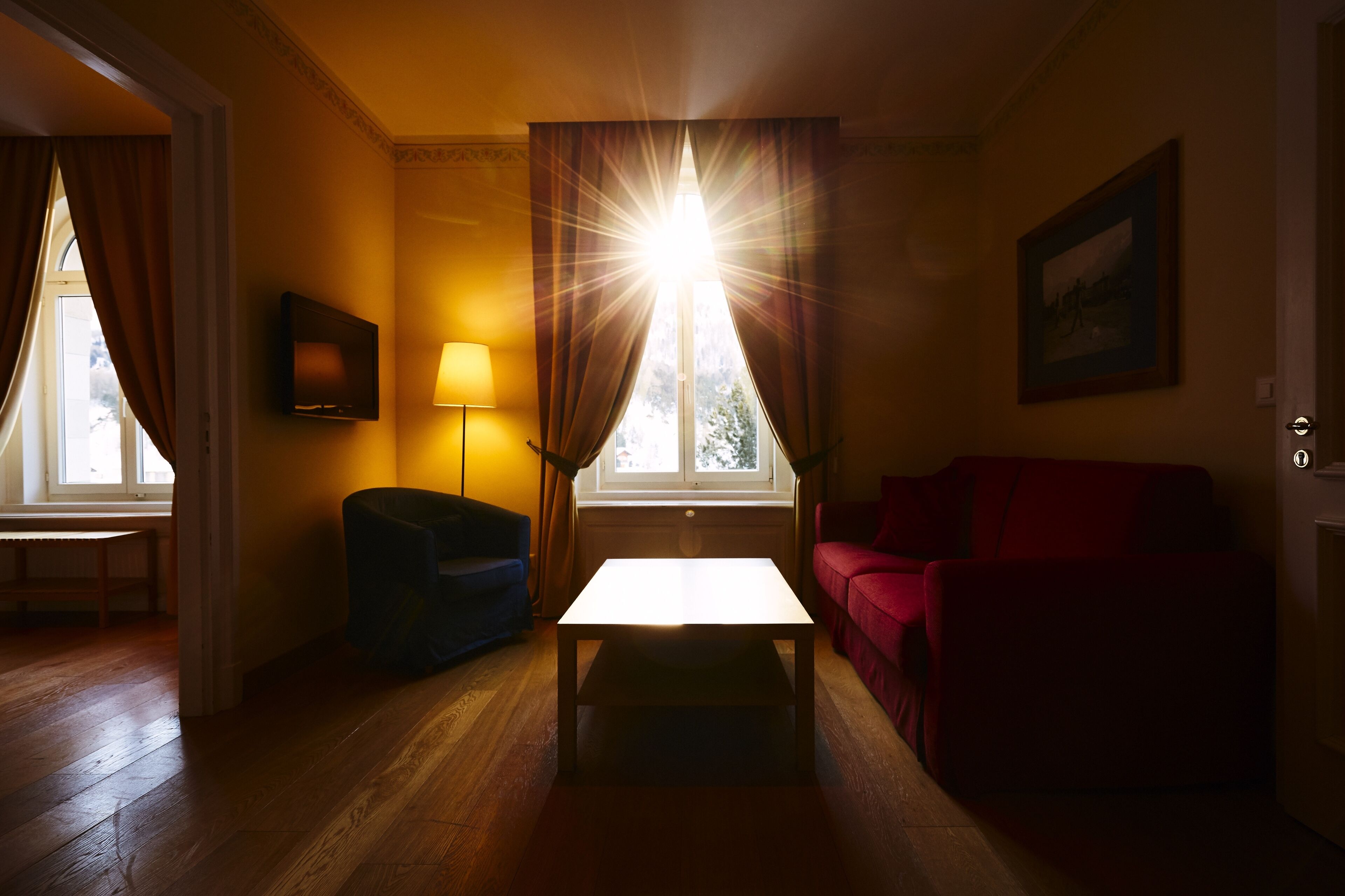 Hypo-allergenic bedding, in-room safe, iron/ironing board