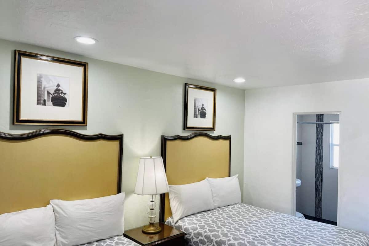 deluxe double room | free wifi