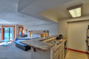 Studio Condo | Individually decorated, desk, laptop workspace, blackout drapes - Wedgewood Lodge (Breckenridge)