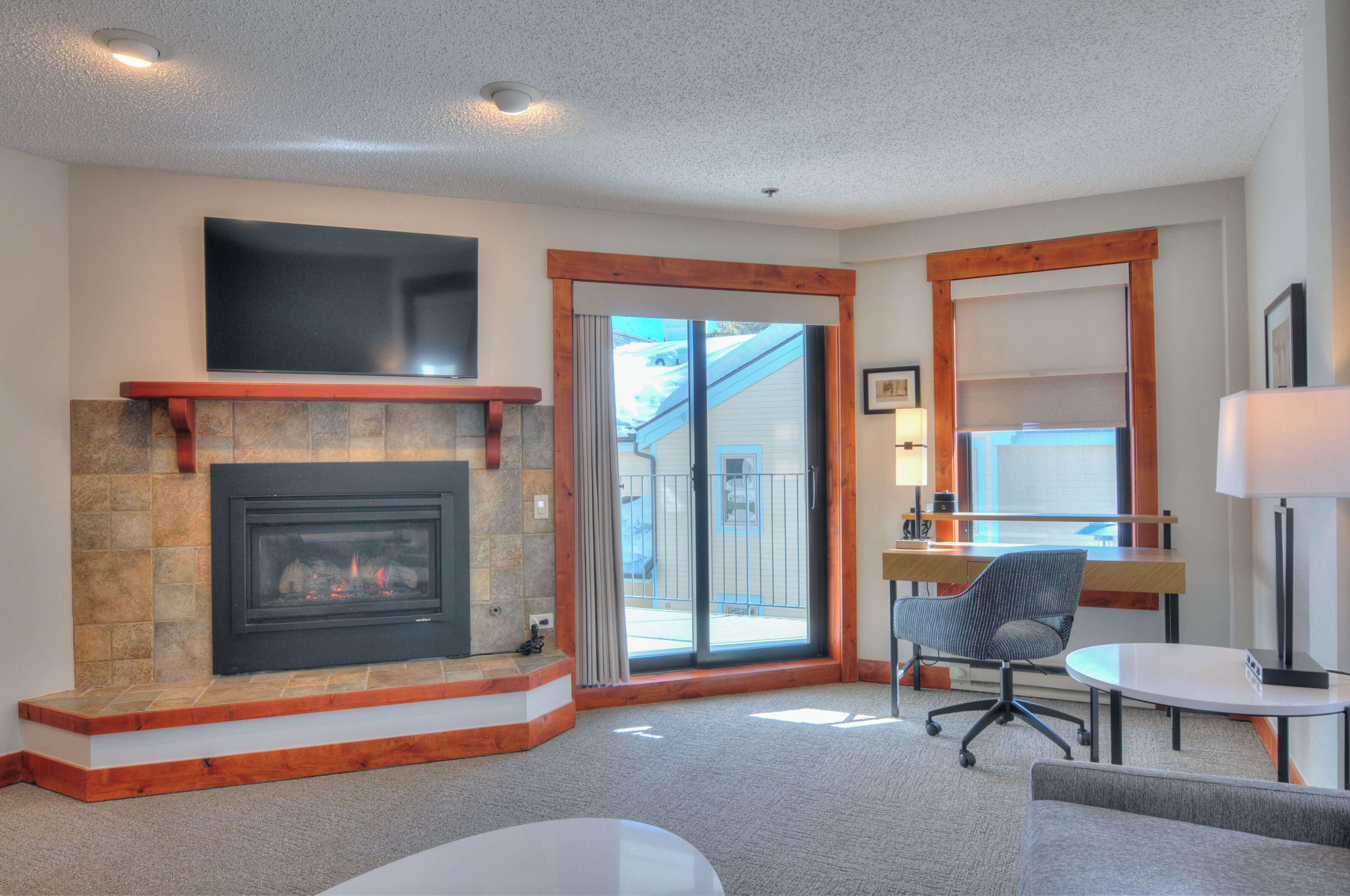 Traditional Condo, 1 Bedroom | Individually decorated, desk, laptop workspace, blackout drapes