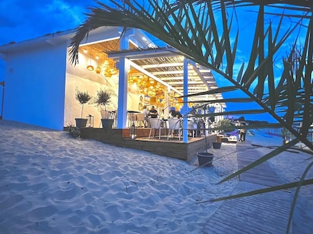 Beach bar. Green Life Beach Resort Sozopol