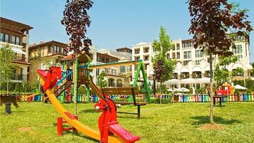 Children’s play area – outdoor