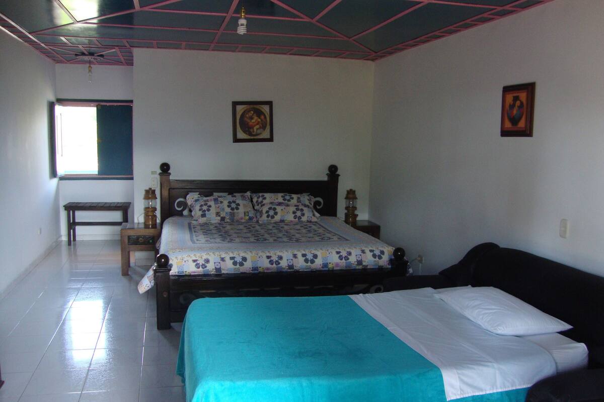 1 bedroom, premium bedding, minibar, free WiFi
