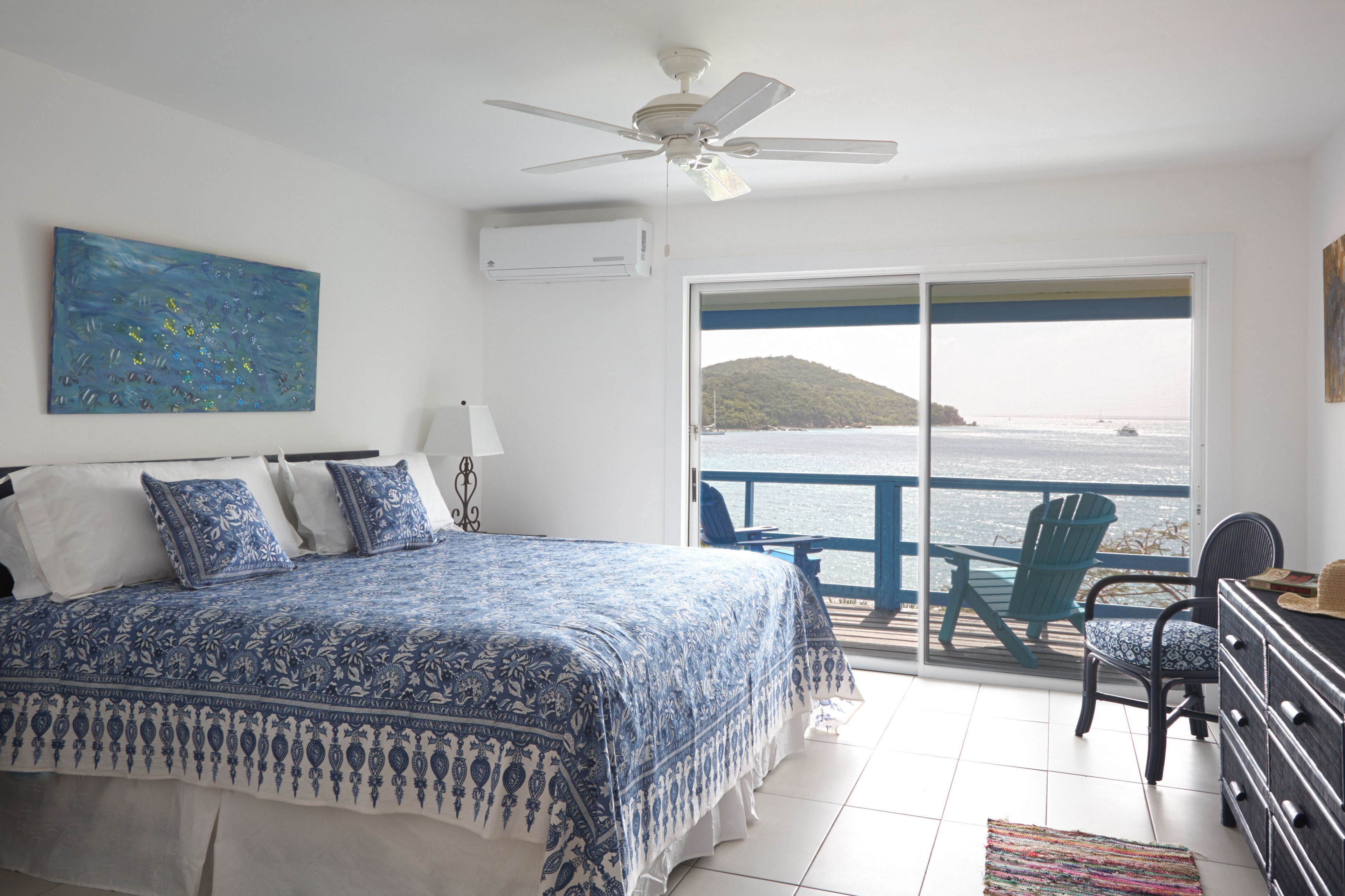 deluxe room, 1 king bed, ocean view | laptop workspace, free wifi, bed sheets