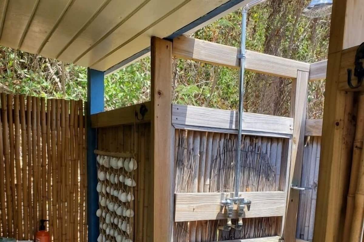 Cozy Double with Outdoor Shower | Bagno | Doccia, set di cortesia gratuito, asciugacapelli, asciugamani