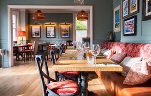 Dining - The Canford (Poole)
