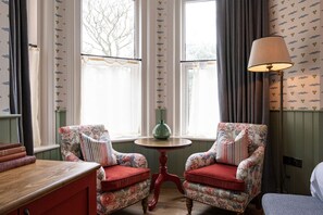 Minibar, desk, iron/ironing board, free WiFi - The Canford (Poole)