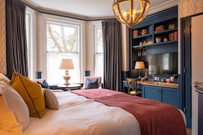 Minibar, skrivbord, strykjärn/strykbräda och gratis wi-fi