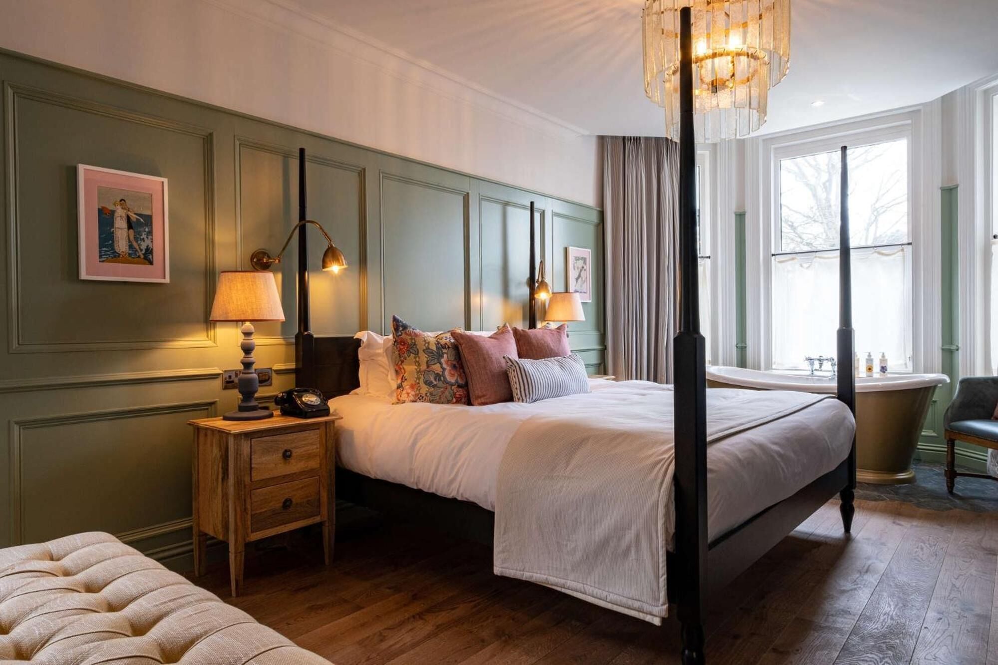 Minibar, desk, iron/ironing board, free WiFi