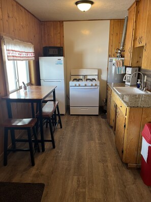 华丽平房, 2 间卧室, 山景 | 私人厨房 | 冰箱、微波炉、烤箱、炉灶