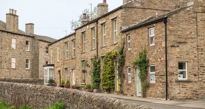 Milton House Studio Apartment Suites