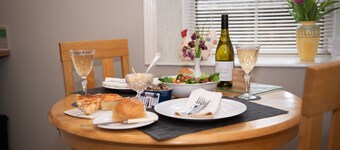Milton House Studio Apartment Suites