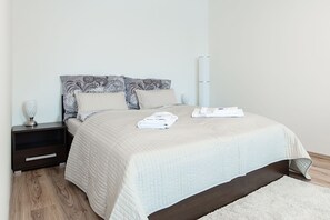 Estudio estándar, 1 habitación, cocina | Minibar, caja fuerte, escritorio y sistema de insonorización